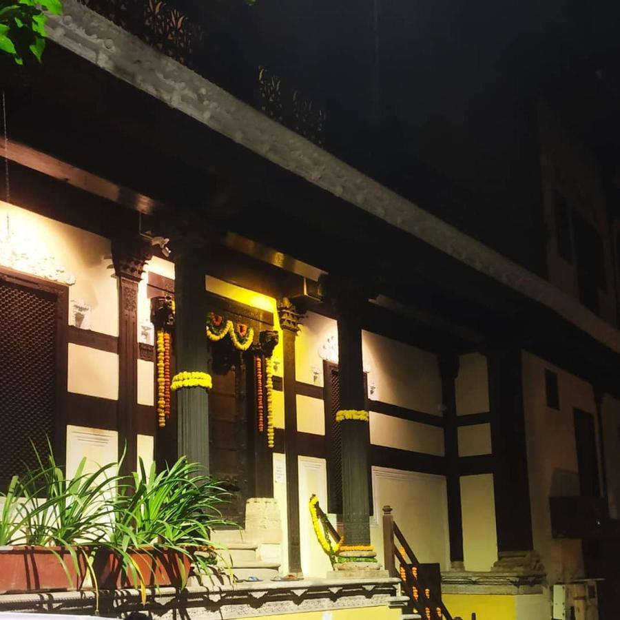 ทิวันชี นี ฮาเวลี Bed & Breakfast อาเมดาบัด ภายนอก รูปภาพ
