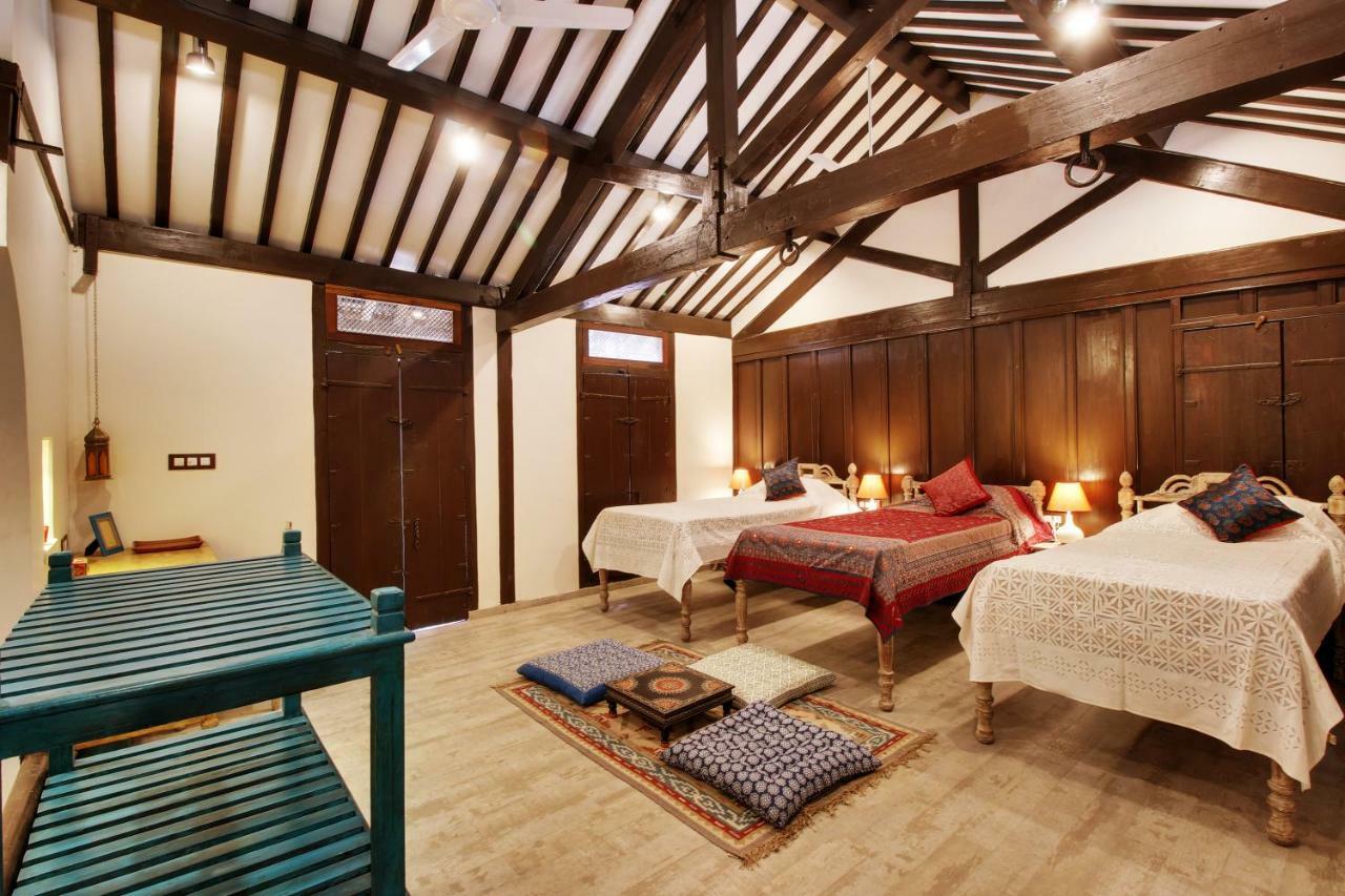 ทิวันชี นี ฮาเวลี Bed & Breakfast อาเมดาบัด ภายนอก รูปภาพ