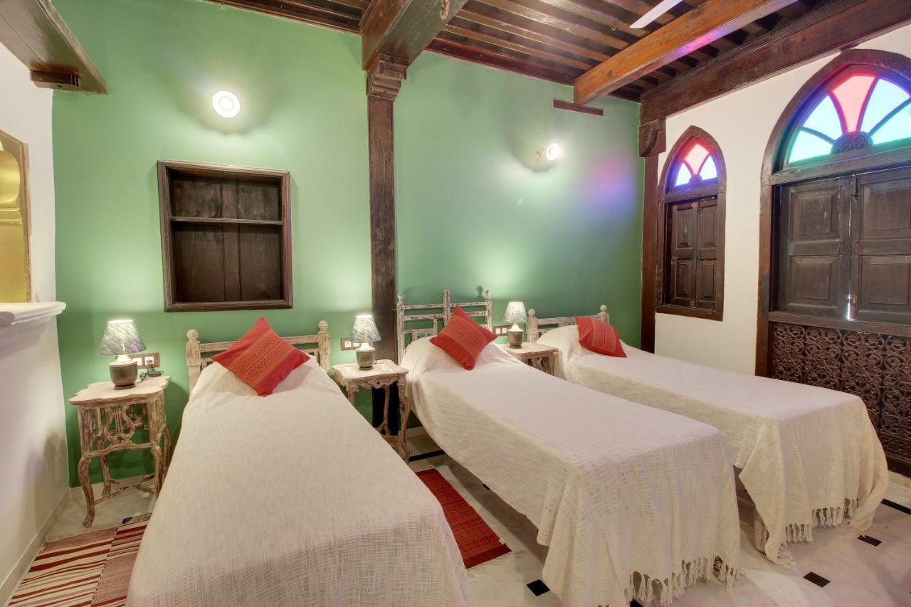 ทิวันชี นี ฮาเวลี Bed & Breakfast อาเมดาบัด ภายนอก รูปภาพ