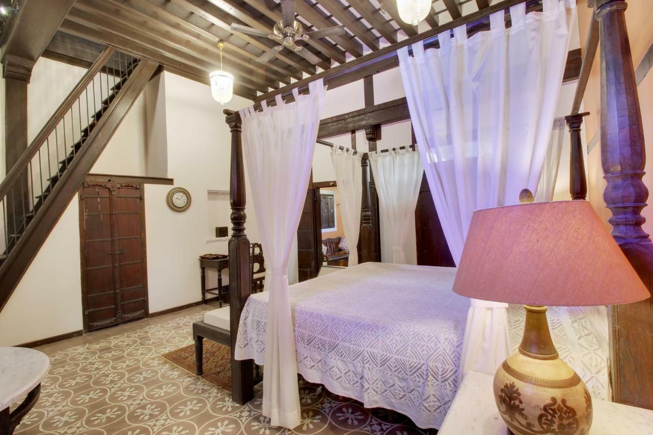 ทิวันชี นี ฮาเวลี Bed & Breakfast อาเมดาบัด ภายนอก รูปภาพ