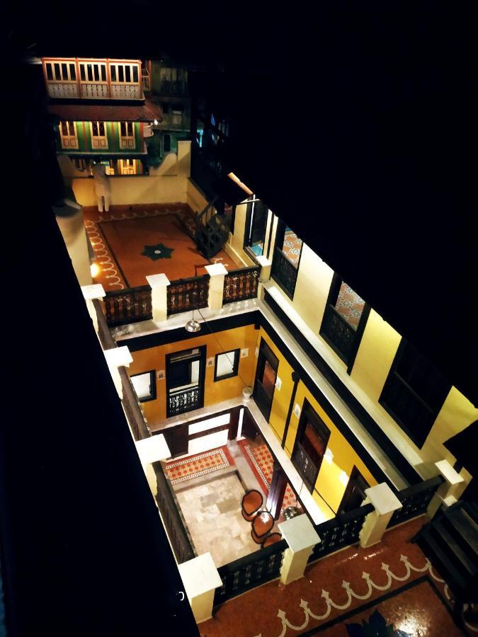ทิวันชี นี ฮาเวลี Bed & Breakfast อาเมดาบัด ภายนอก รูปภาพ